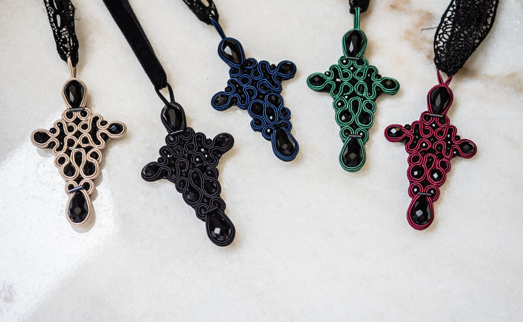 Cruz Gótico Azabache Uranio