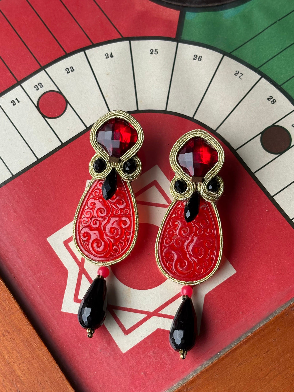 Pendientes Selected Parchís Rojo